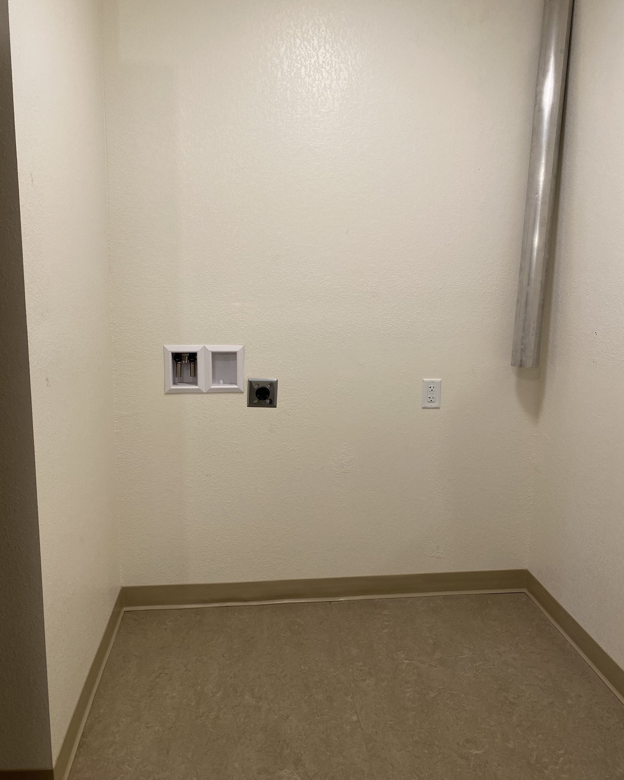 Photos and Video of Hanson Apartments in Willmar, MN